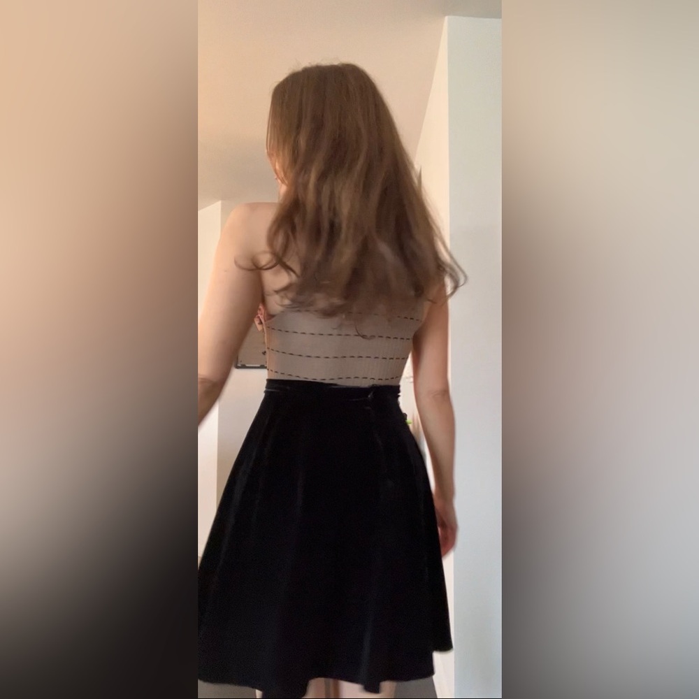 Velvet black circle skirt - Picture 3 of 9